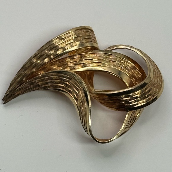 Vtg Metasco 18k RGP ribbon brooch - Picture 3 of 8